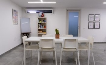 English Center Carrara