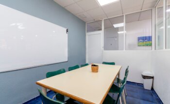 Royal House Idiomas