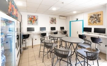 Azurlingua French School In Nice