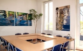 American Center - International Centre Des Langues