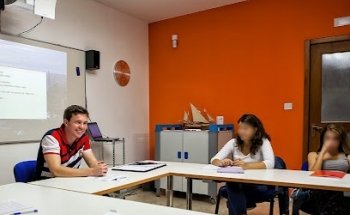 LINKS Language & I.T. Academy